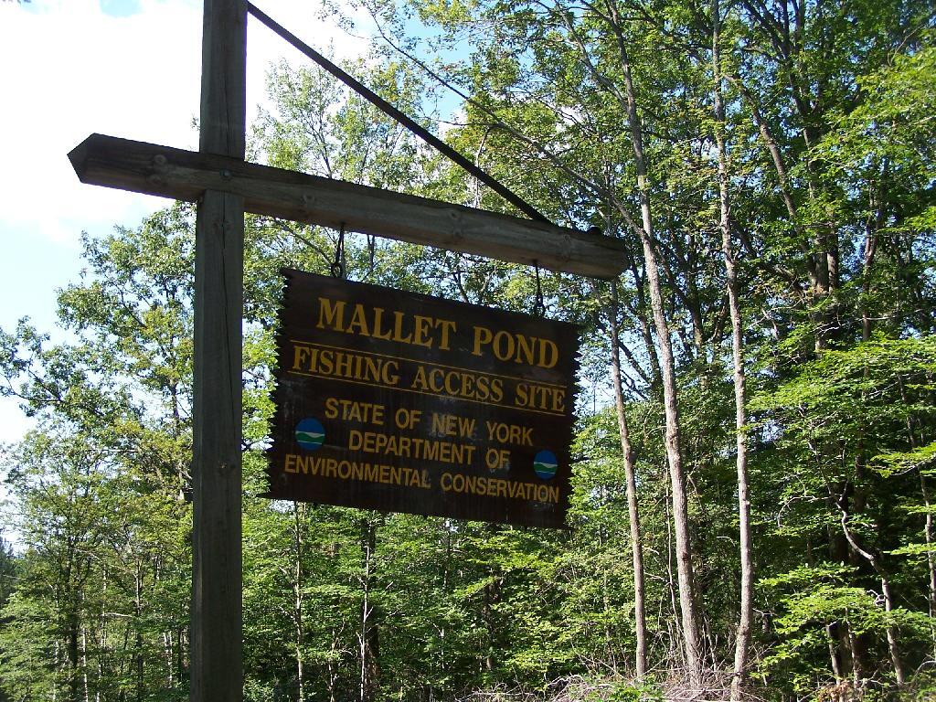Mallet Pond Sign