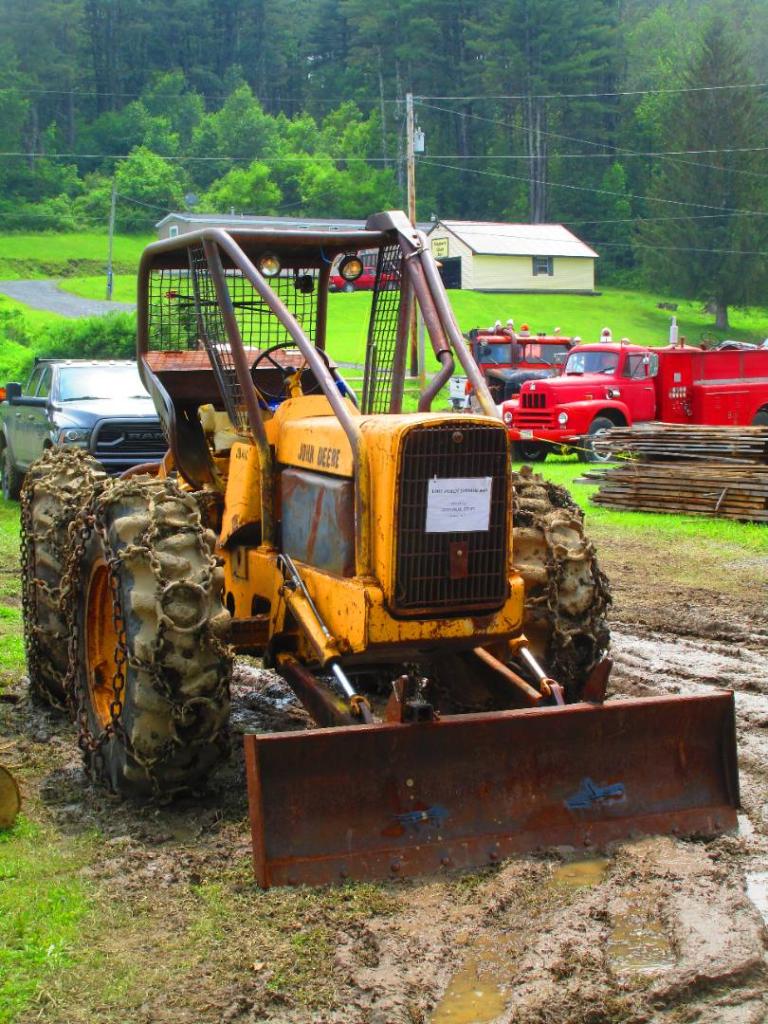 Photo: Bulldozer in the mud