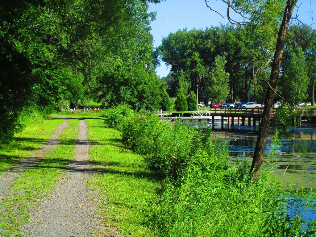Photo: Along the Old Erie Canal