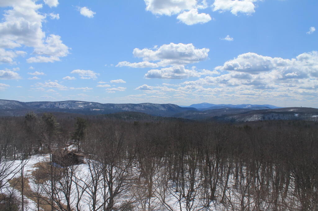 Photo: Mount Everett (Massachussetts) - Andy Arthur.org