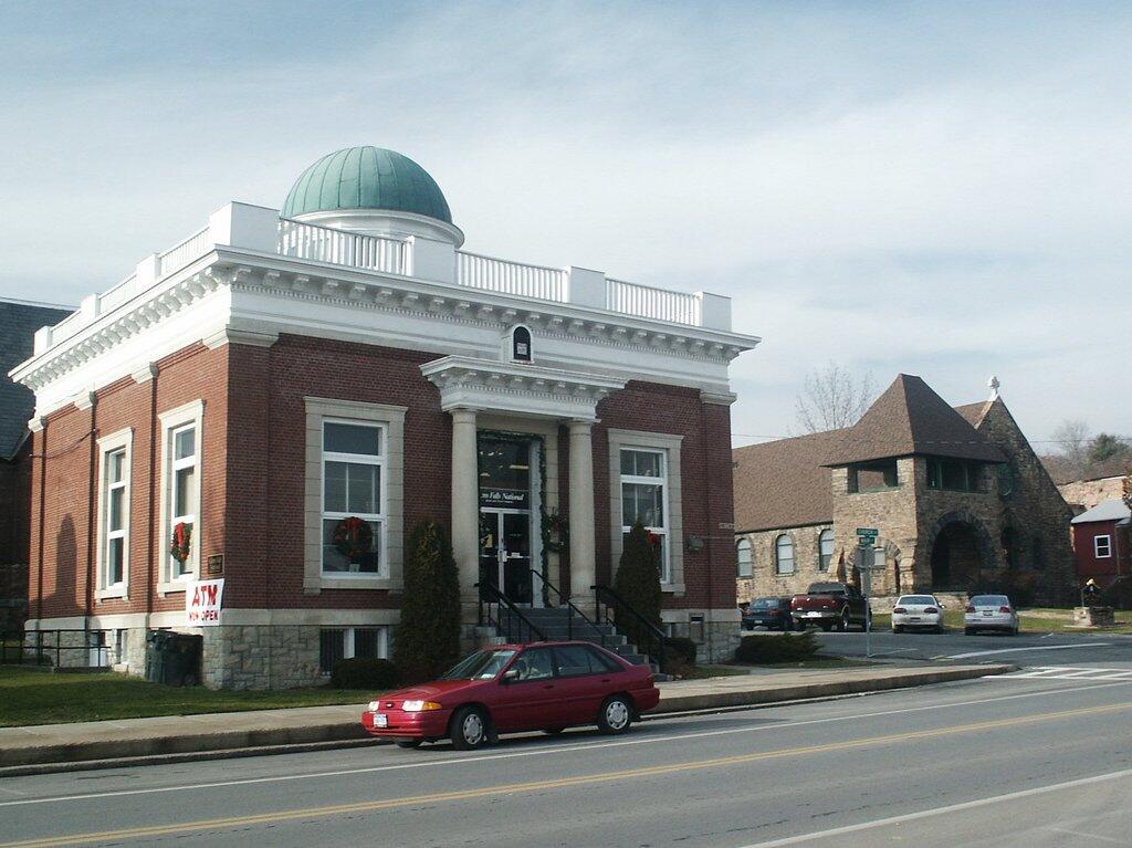 Photo: Port Henry Bank