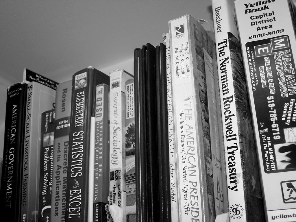 Photo: Reading Shelf