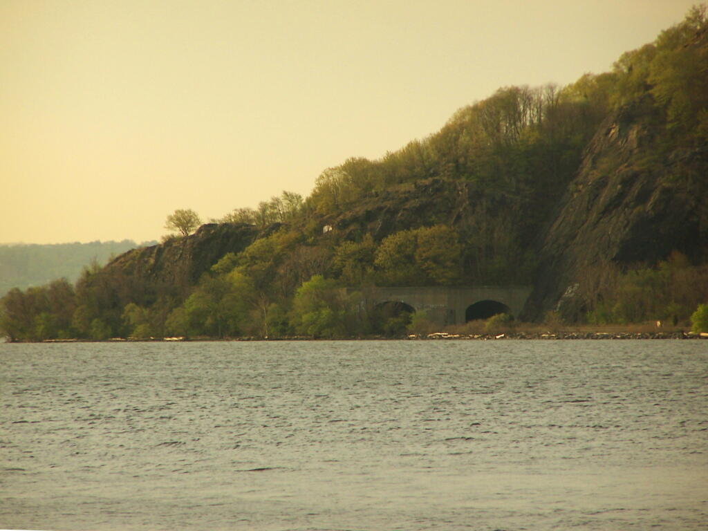 Photo: Route 9W and Metro North Tunnels