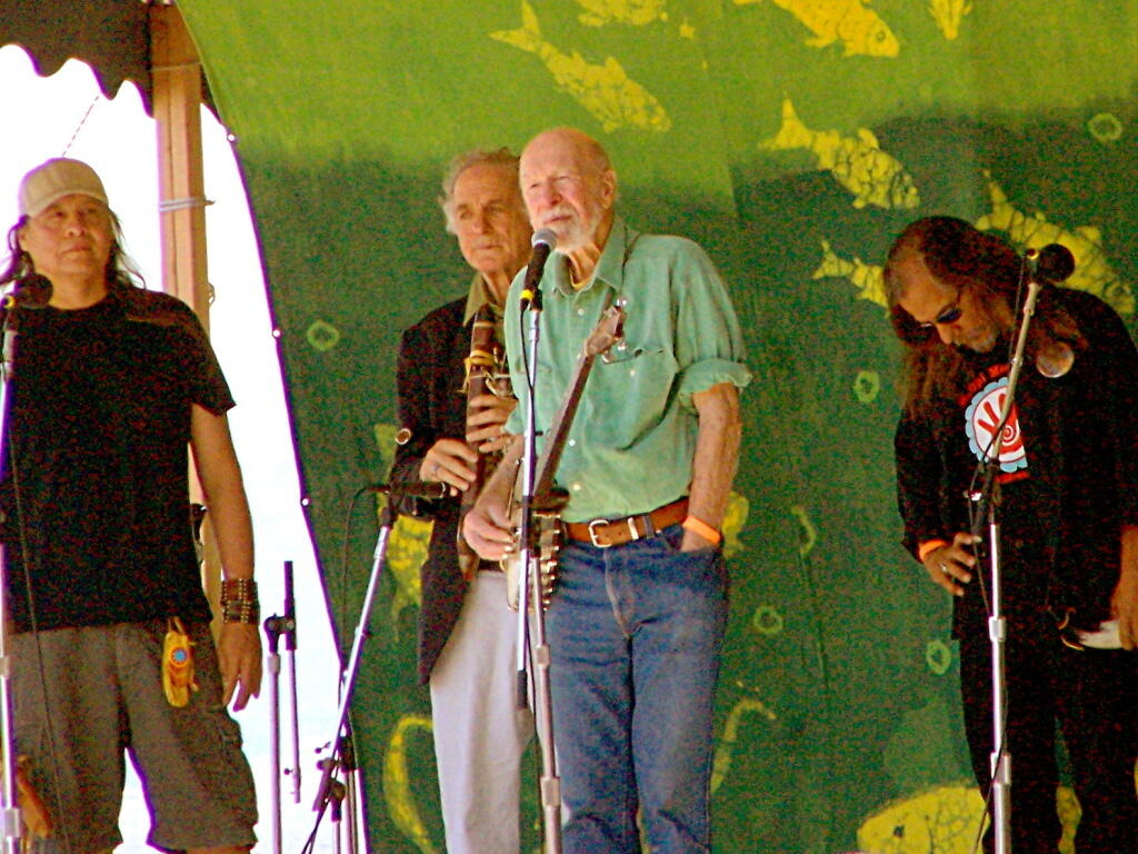 Photo: Pete Seeger Blesses the River