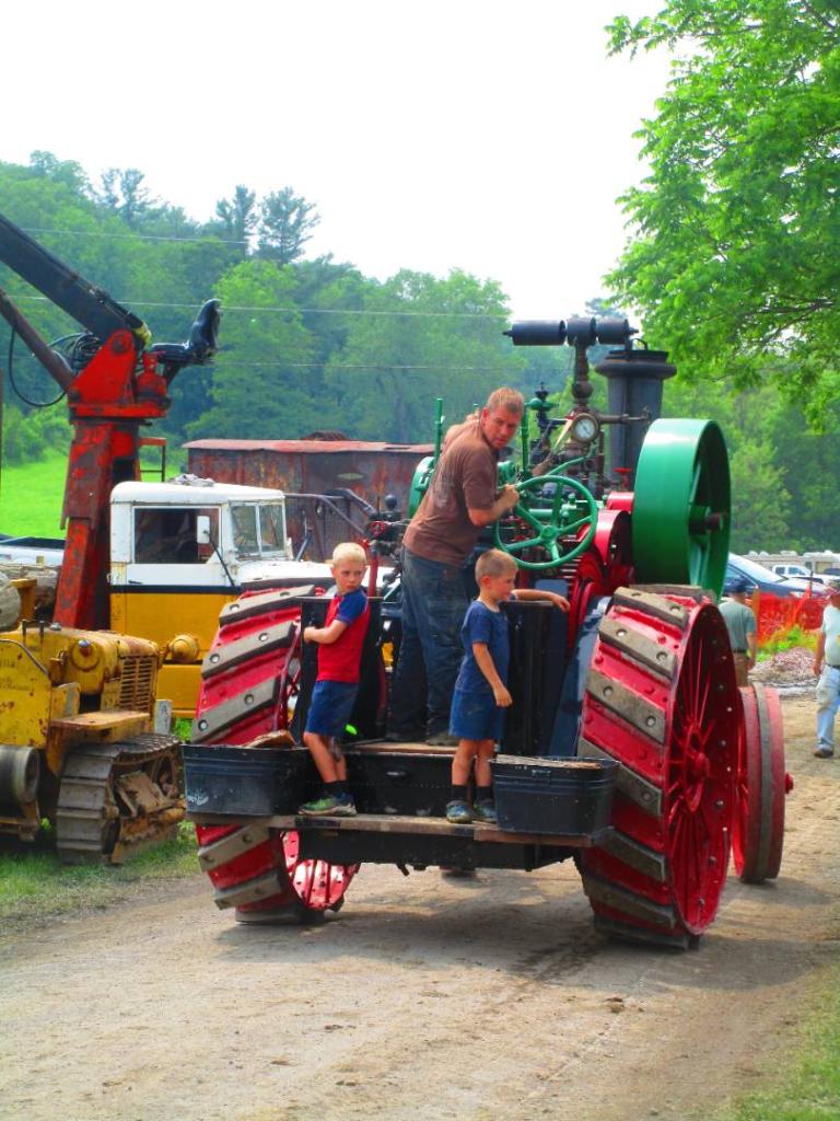 Photo: Backing the steam tractor up