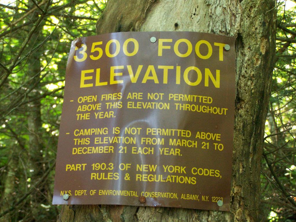 Photo: 3500 Feet Elevation Marker