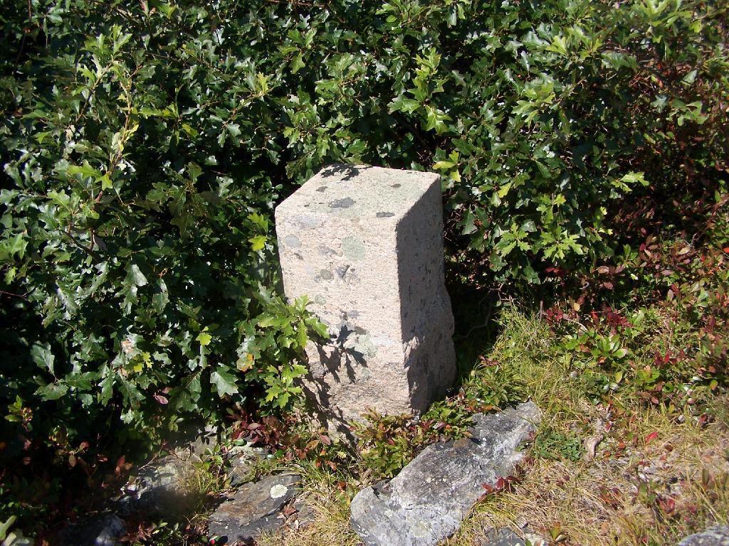 Photo: State Line Marker