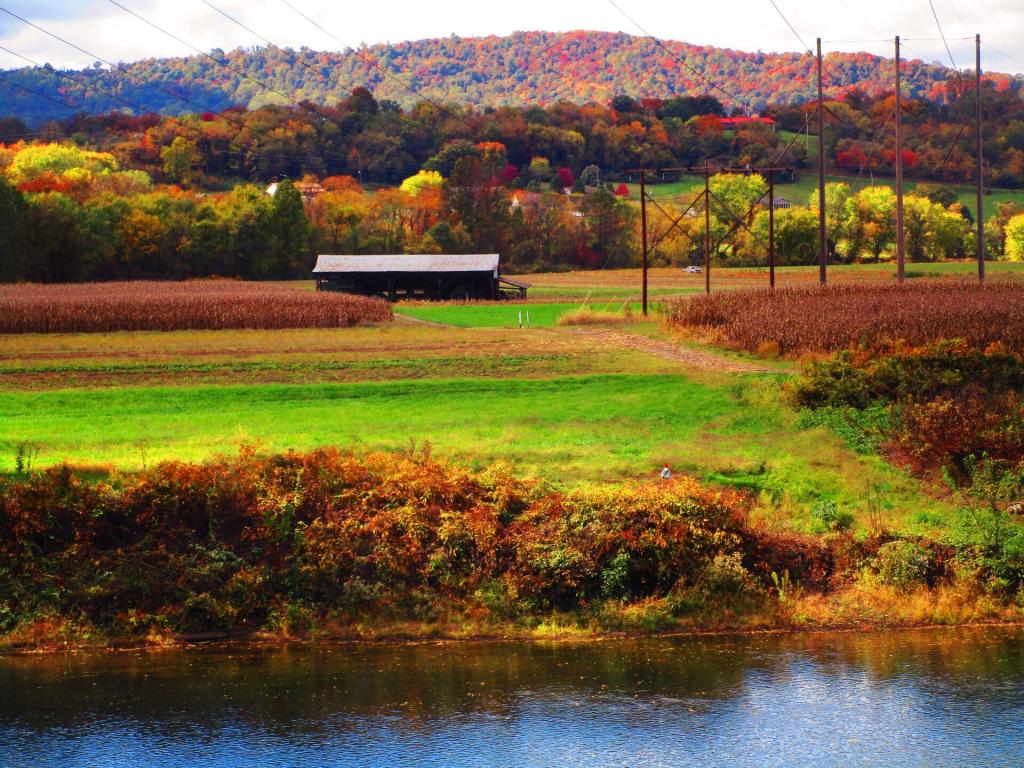 Photo: Across the Potamac River to West VIrigina
