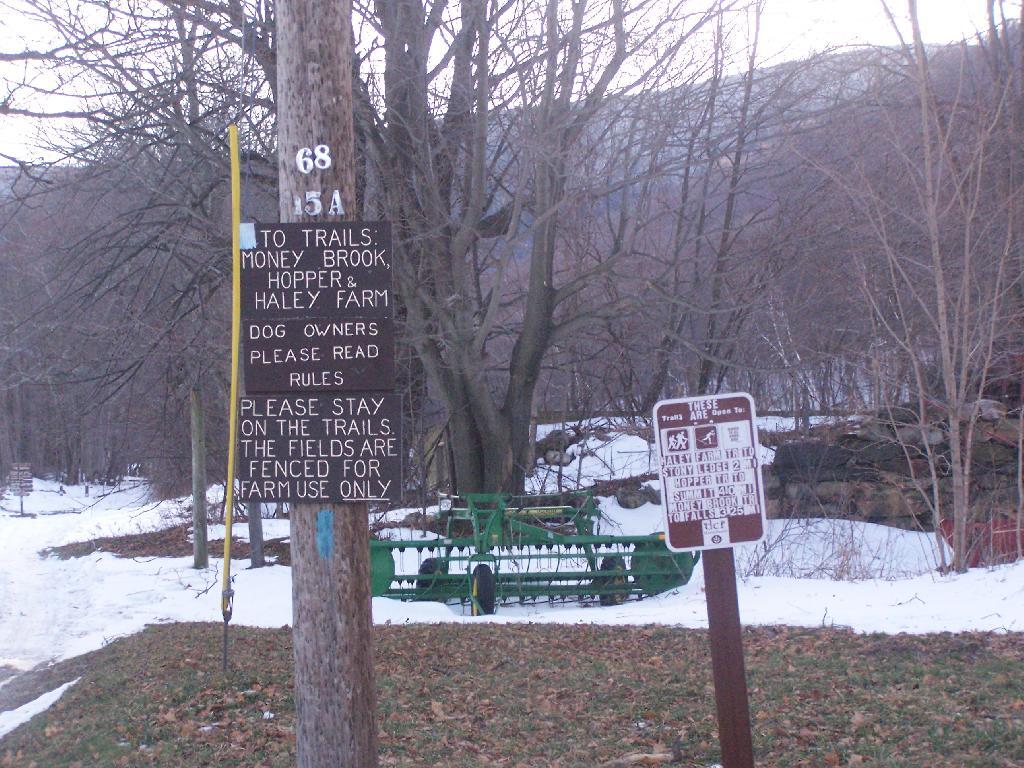 Photo: Hadley Farm Sign