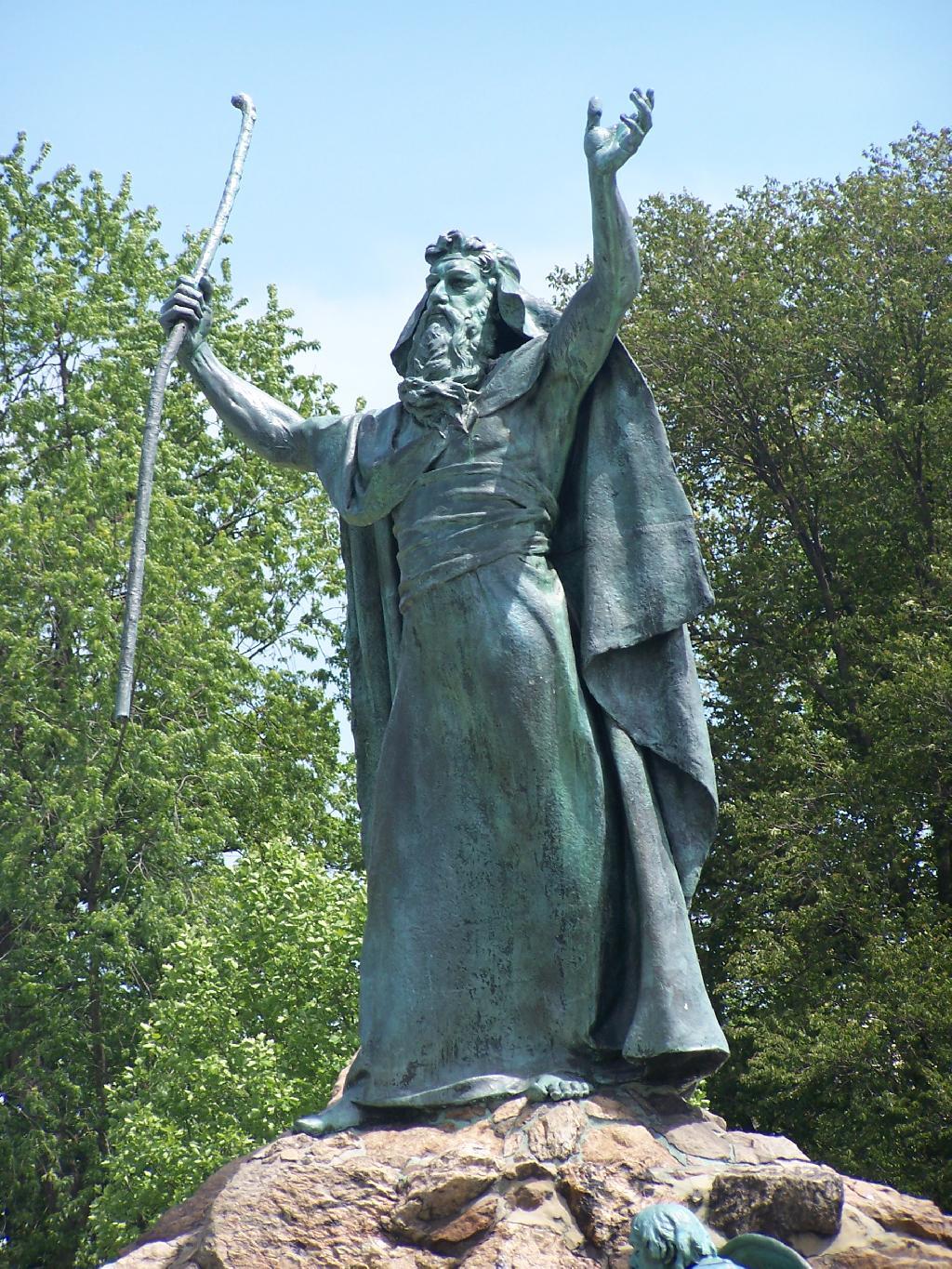 Photo: Moses Raises His Arms