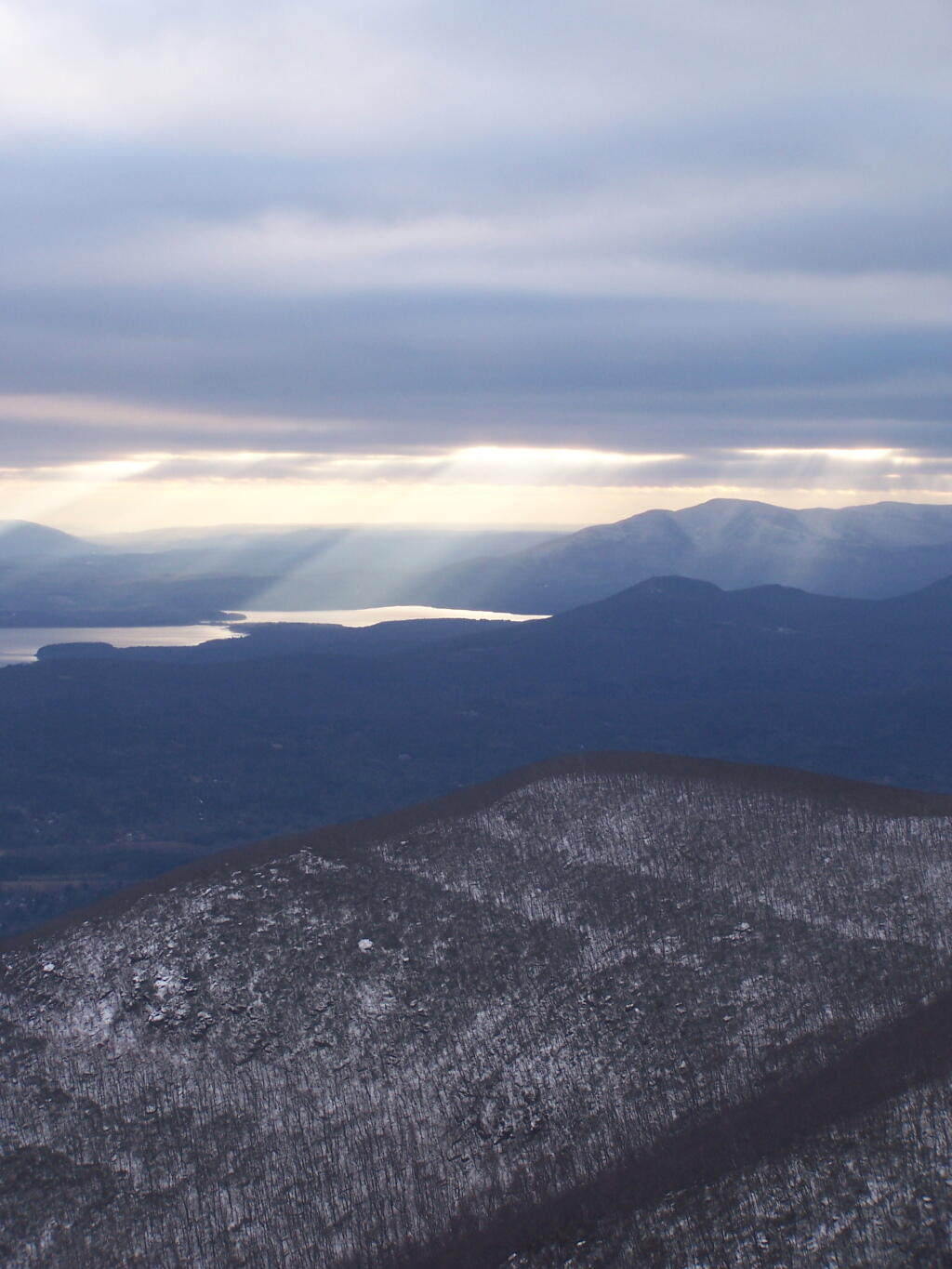 Photo: Rays Across the Reservoir