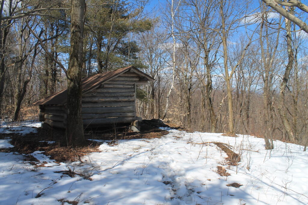 Photo: Little Known Lean-To on Pinnacle Point