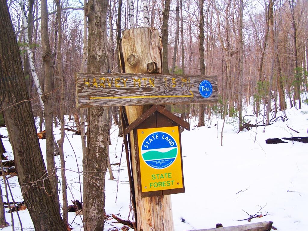 Photo: 1.5 Miles to Harvey via Hiking Trail