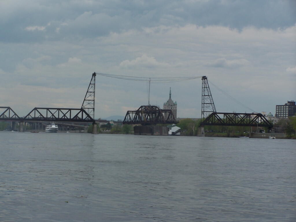 Photo: Livingston Ave Bridge Opens