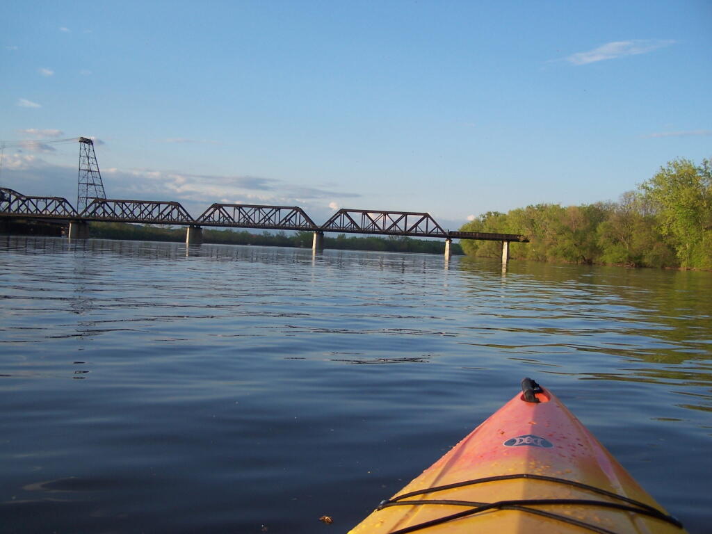 Photo: Livingston Ave Bridge, Heading North