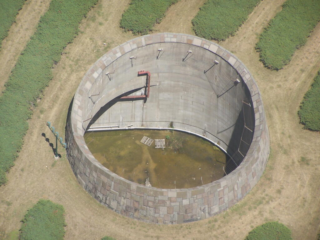 Photo: Plaza Exhaust Port