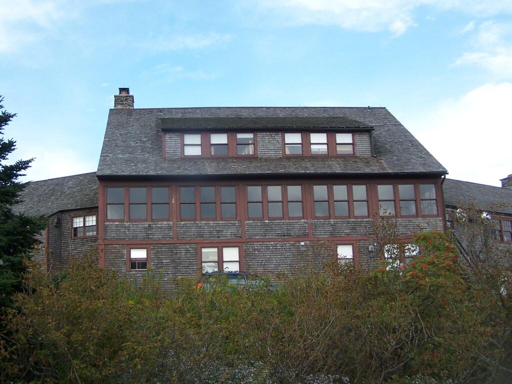 Photo: Balcom Lodge (Front)