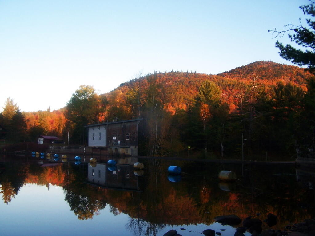 Photo: Duncan Mountain and the Dam