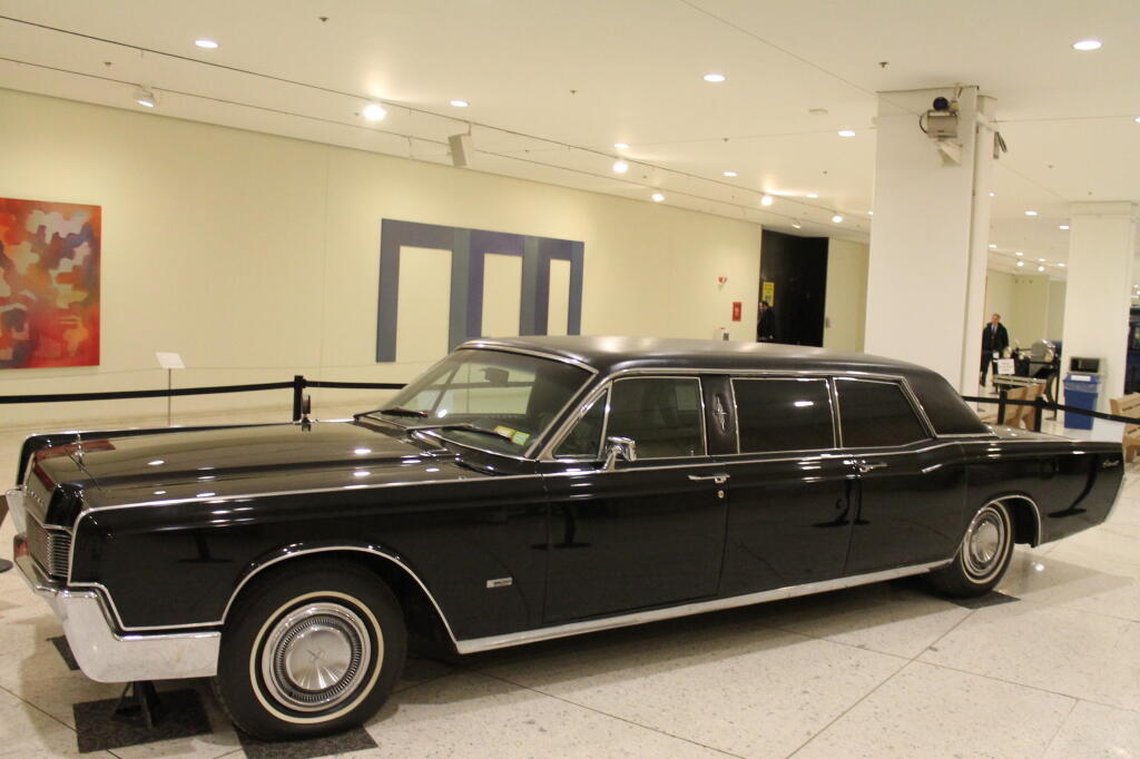 Photo: 1967 Lincoln Continental Limosen