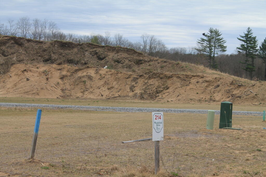 Photo: 214 Woodlawn Court