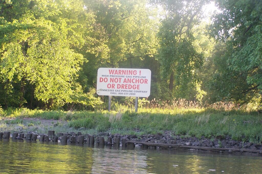 Photo: Warning! Do Not Anchor or Dredge