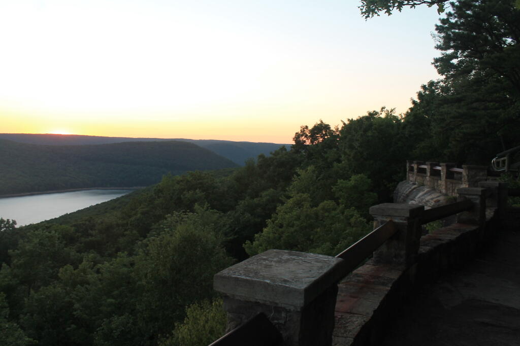 Photo: Rim Rock