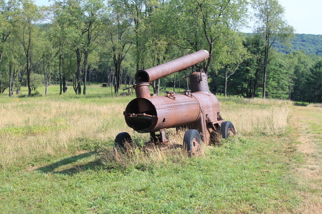 Photo: Old Steam Engine