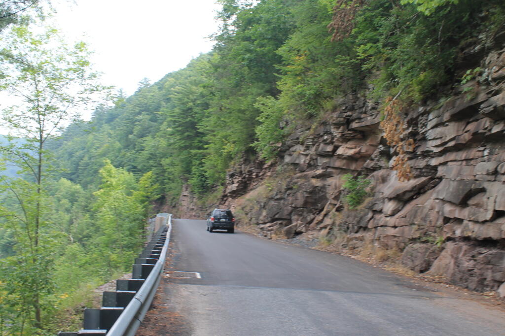 Photo: Narrow PA 414 on Bull Run Point
