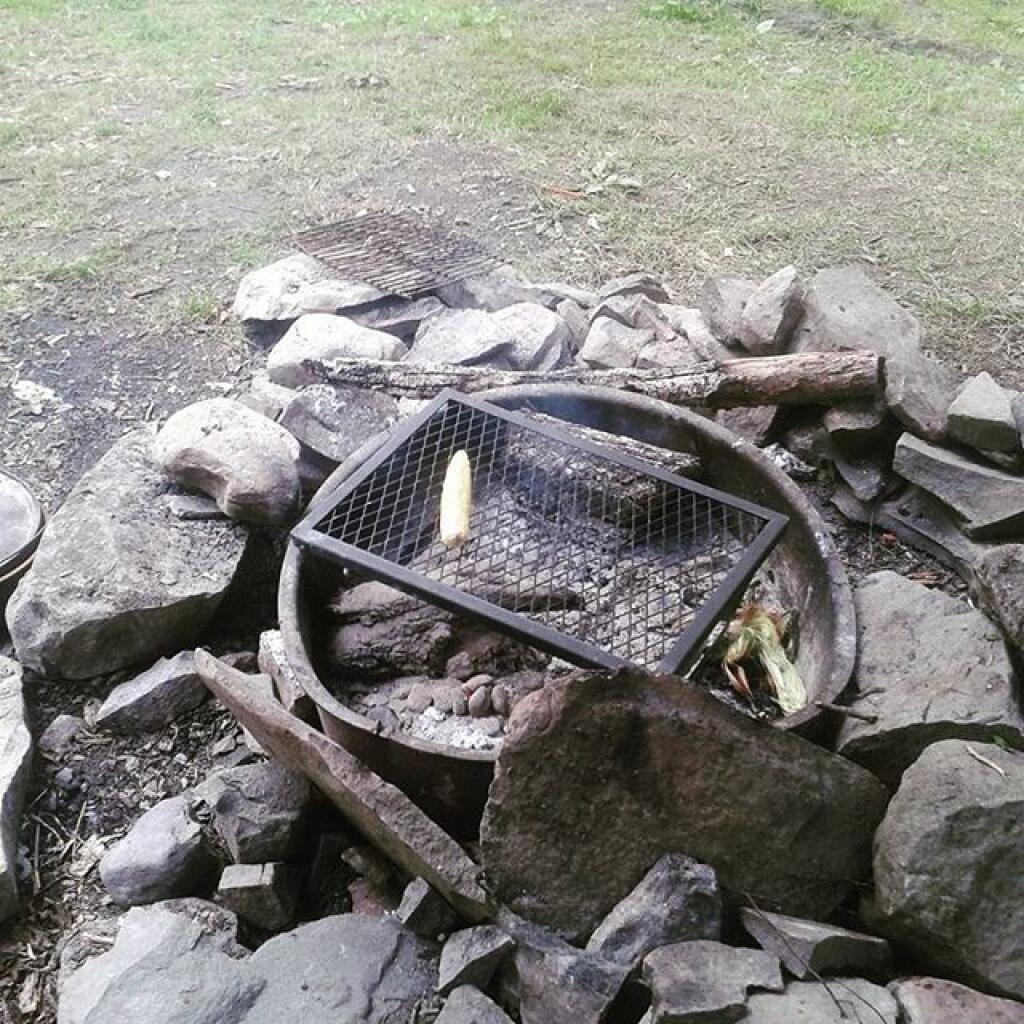 Photo: Grilling corn