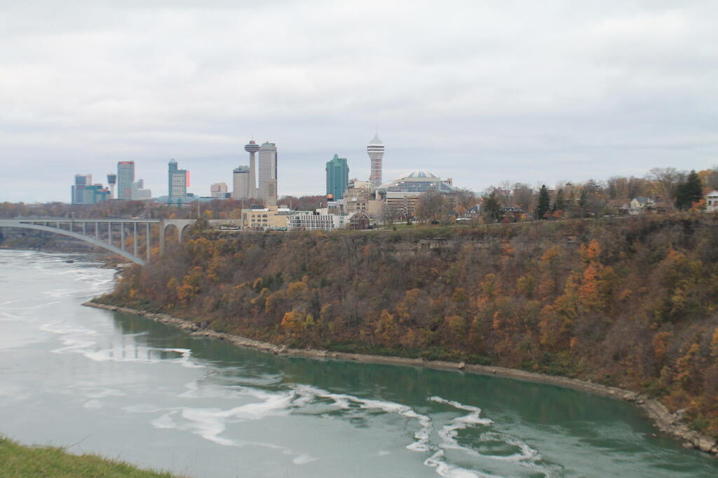 Photo: Canada Across the Gorge