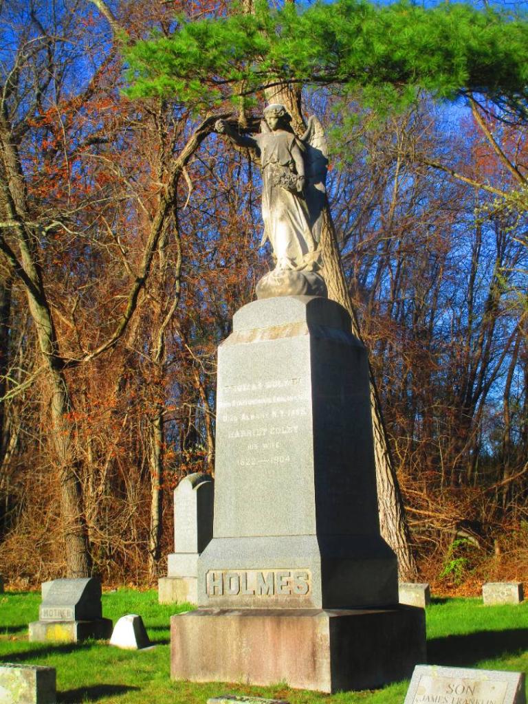 Photo: Holmes Monument