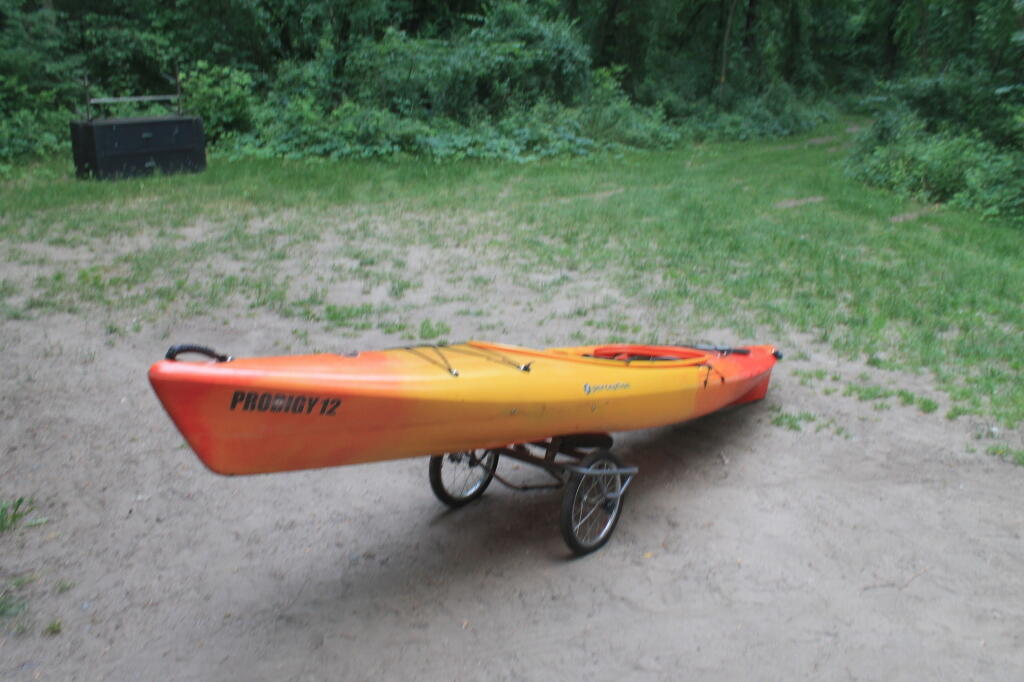 Photo: Bringing the Kayak Back
