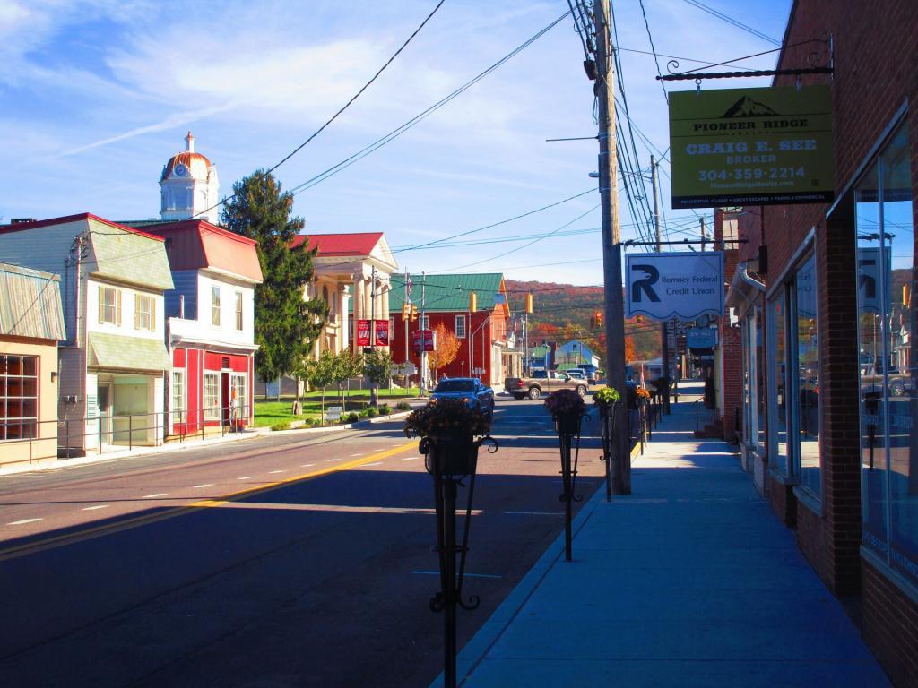 Photo: Main Street Romney Photo: Main Street Romney