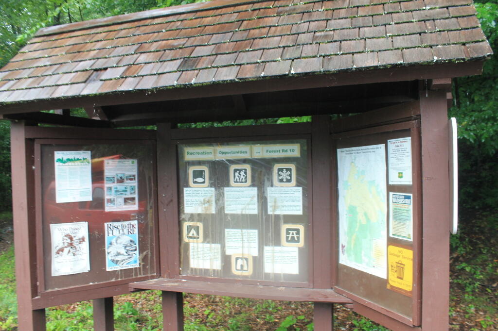 Photo: White Rocks National Recreation Area Kiosk