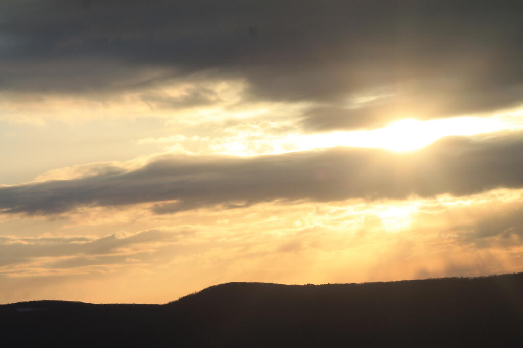Photo: Thru the Clouds