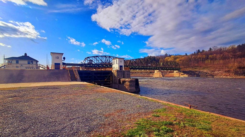 Photo: Lock 10 Bridge Dam Photo: Lock 10 Bridge Dam