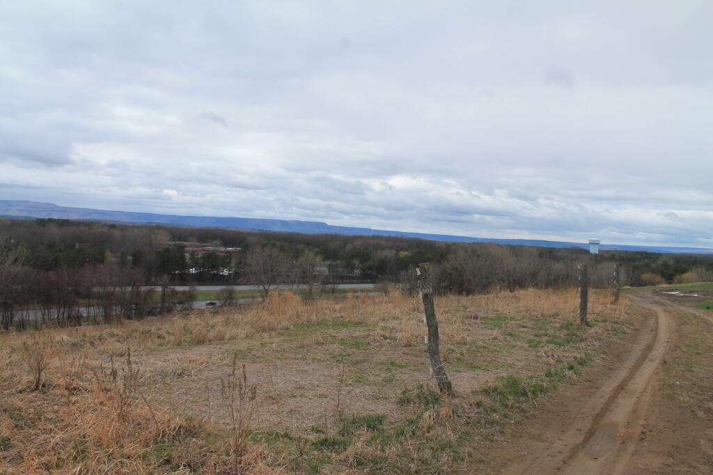 Photo: Heldebergs and Settles Hill