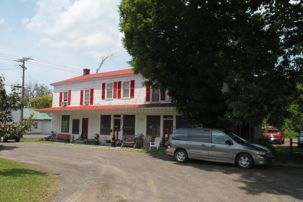 Photo: Auction House