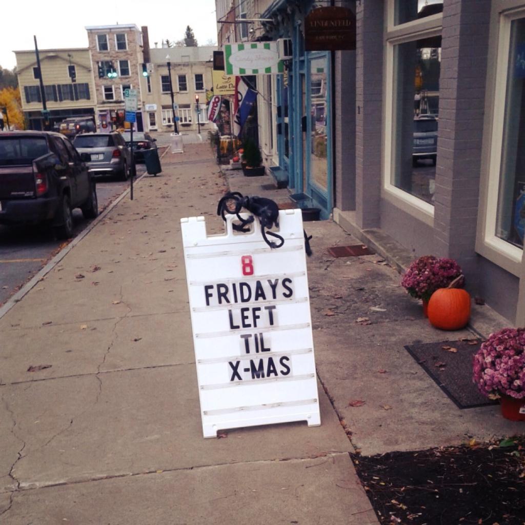 Photo: Eight Fridays Left Until Christmas