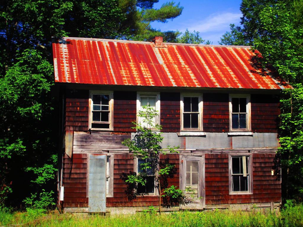 Photo: Old House Along Avery Road