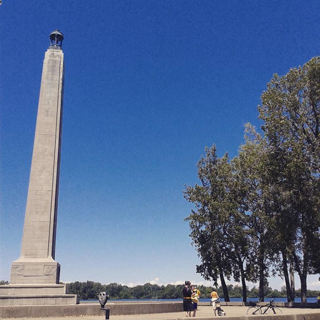 Photo: Perry Monument