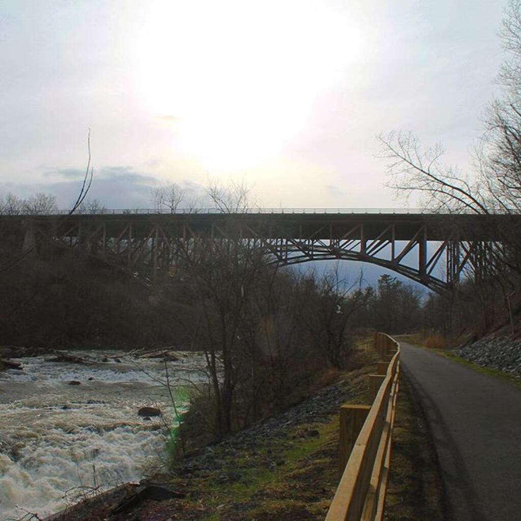 Photo: Thruway Bridge