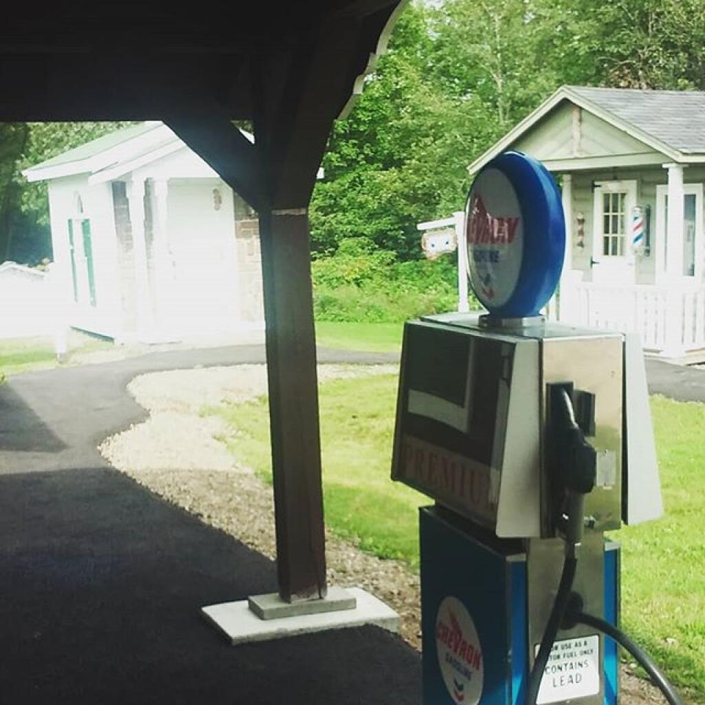 Photo: Gas pump on mini US 66
