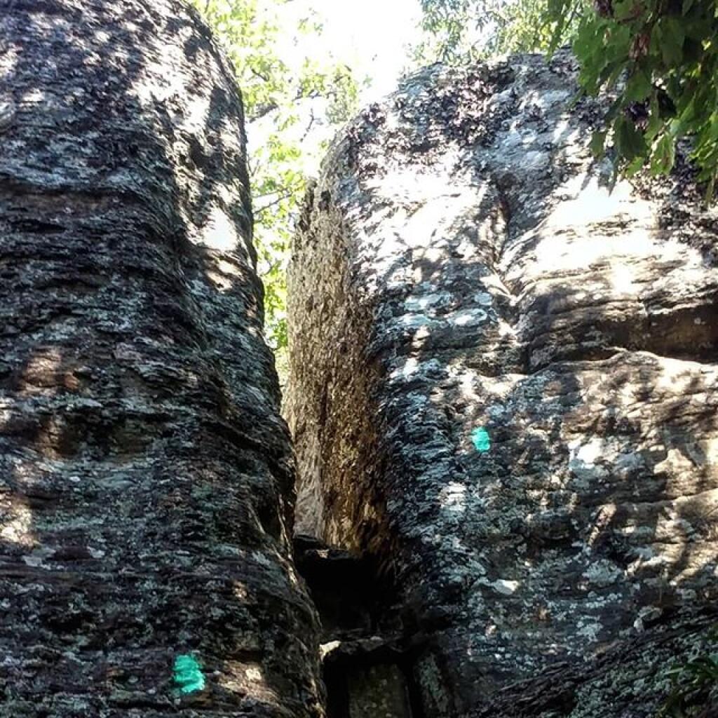 Photo: The gap in the cliff