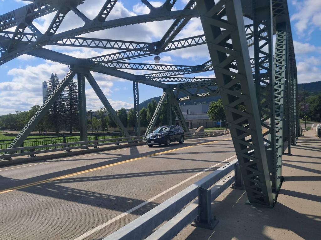 Photo: Bridge Street [Expires August 20 2026]