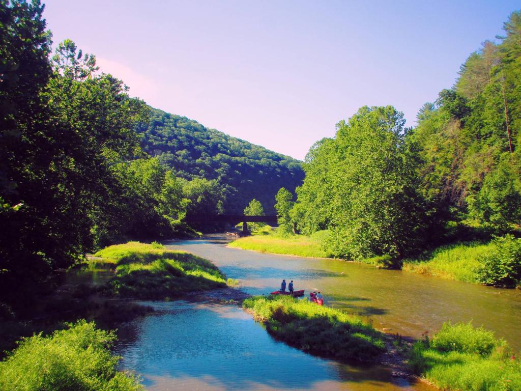 Photo: Heading Out on the Pine Creek [Expires August 25 2026]